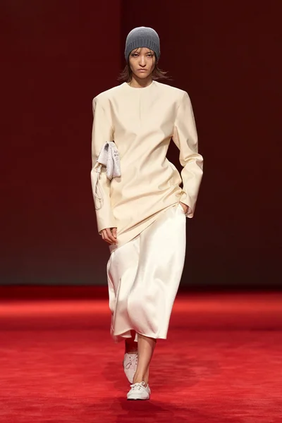 Look 5